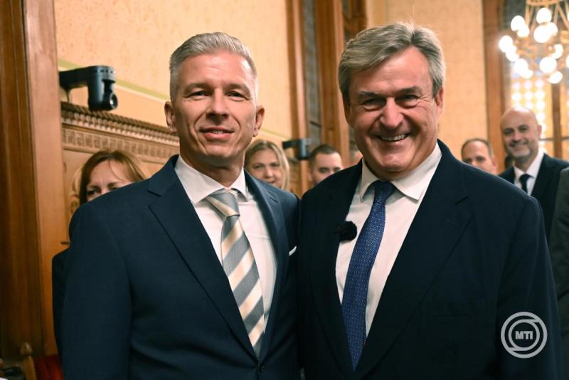 Csőszi Attila, a bizottság elnöke és Kapitány István