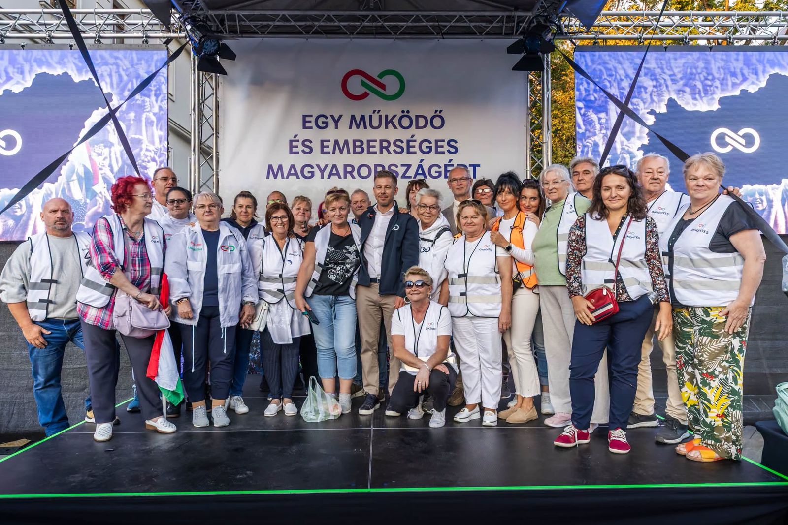 „Mi nem az emberek nélkül képzeljük el a politikát” – újra országjáráson Magyar Péter