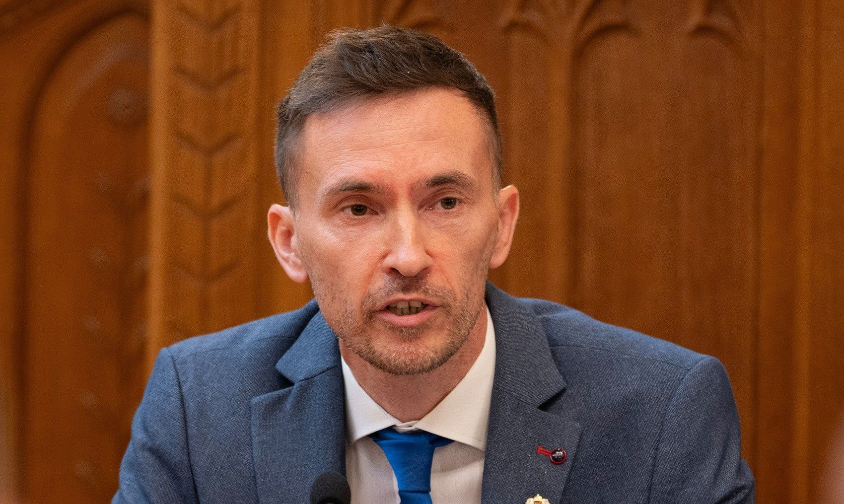 Munkaviszonyhoz kötné a családi pótlék emelését a Mi Hazánk
