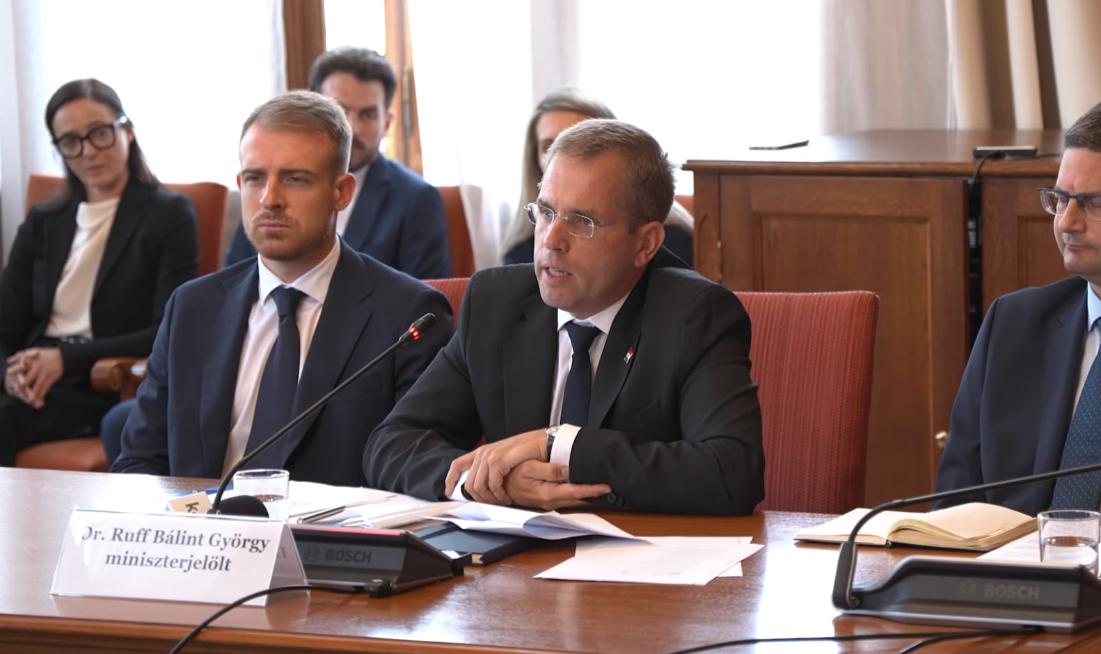 Fidesz: Öngyilkosságig fajuló politikai zaklatásokról is érkeztek jelzések a Védvonalhoz