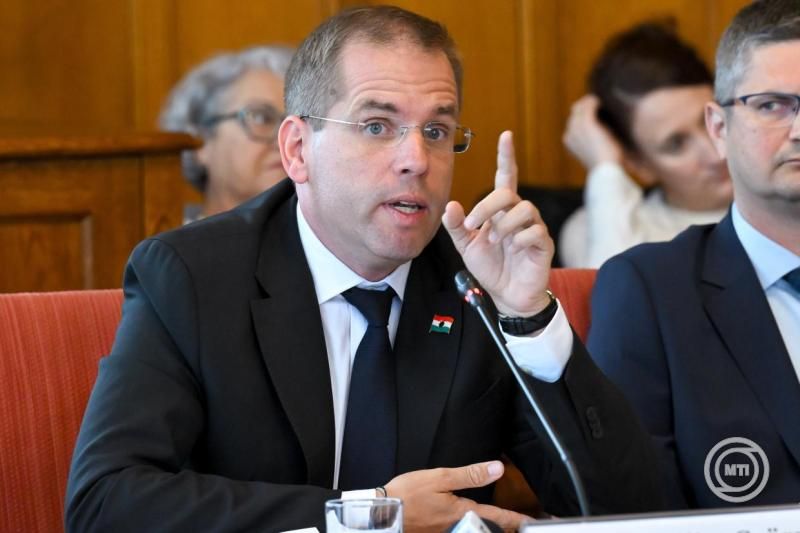 Ruff Bálint jövő hétre is rendkívüli parlamenti ülést kezdeményezett