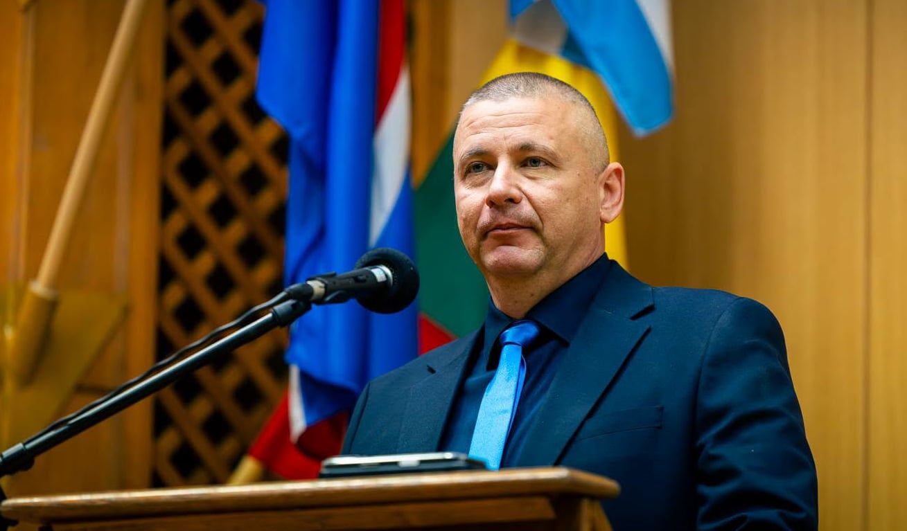 Ruszin-Szendi leállította Szalay-Bobrovniczky 18 milliárdos irodafelújítását, az idei ötmilliárdot a katonákra költi