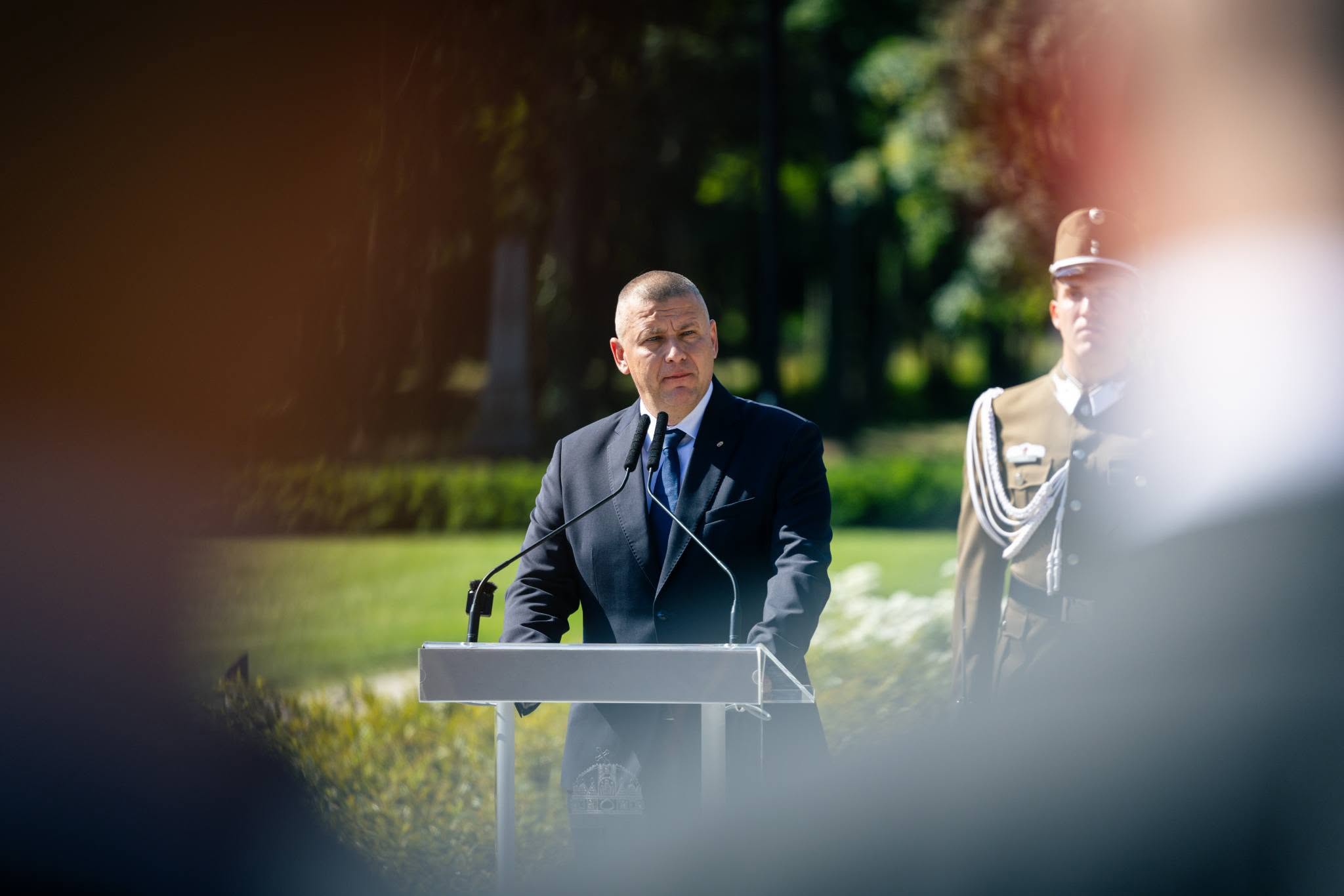 Vitézy Dávid: Két év szélmalomharc után visszaszorítjuk a reklámhálókat és óriásplakátokat