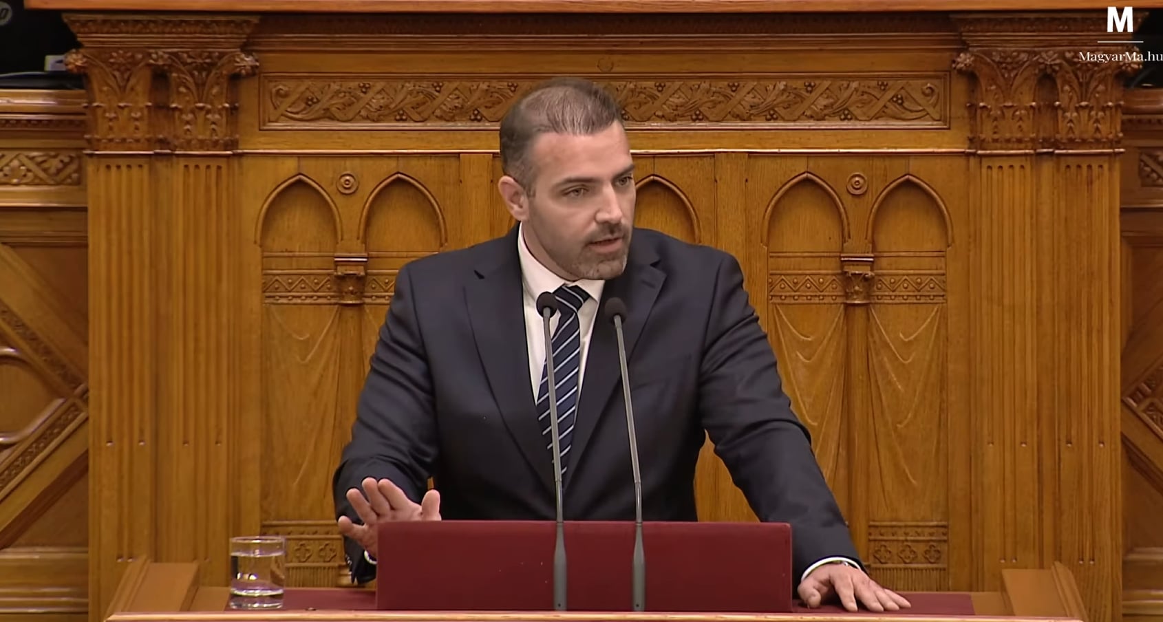 Kapitány István teljes miniszteri fizetését felajánlja a Magyar Koraszülött és Újszülött Mentő Alapítványnak