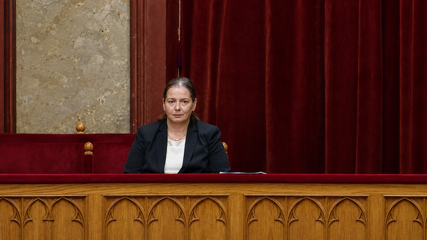 Ma jelenti be, melyik négy üggyel kezdi meg munkáját az NVVH